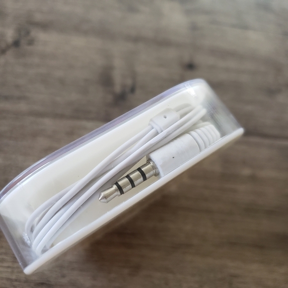 Kaskade White Spring Fling Headphones NEW - Picture 5 of 7